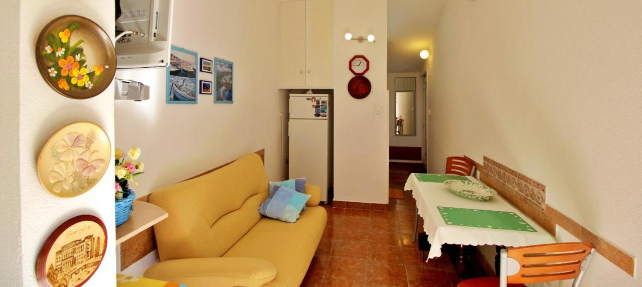 Seaside Apartment Omiš Exteriör bild
