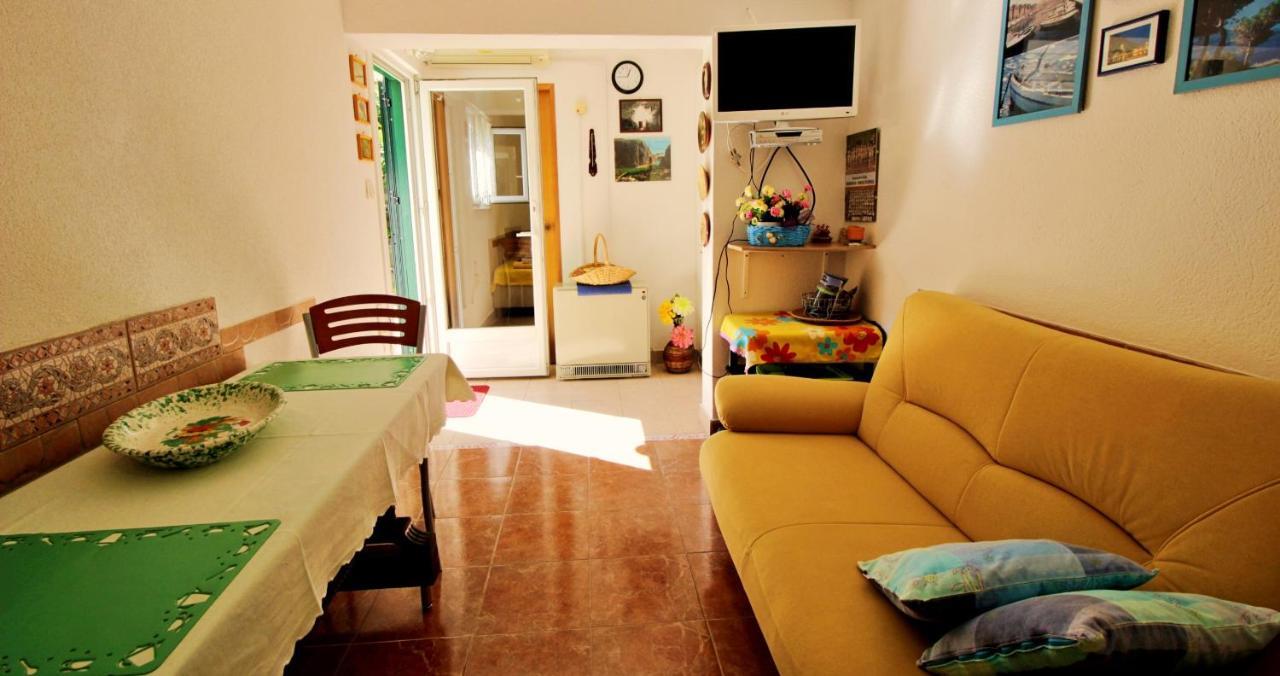 Seaside Apartment Omiš Exteriör bild